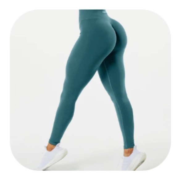 *SOLD* ALPHALETE Amplify Leggings – Pier Blue - Picture 4 of 4